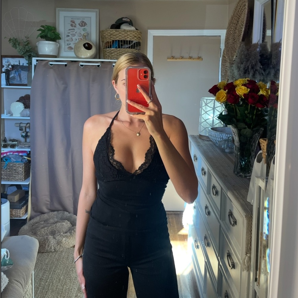 SHEIN black lace trimmed tank top - Picture 2 of 13